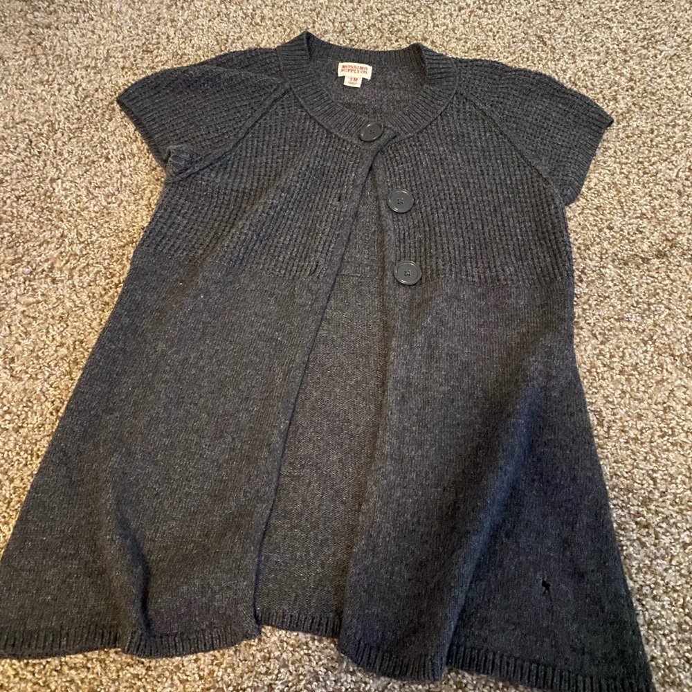 Short sleeve sweater - medium